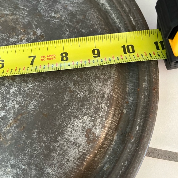 Vintage metal cake cover with plate - Picture 7 of 7